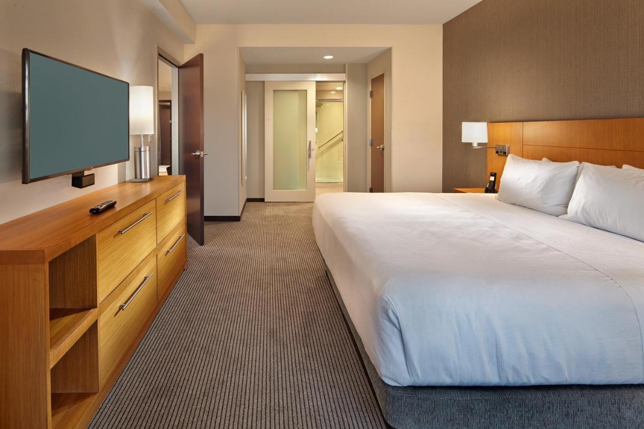 Hyatt Place Warwick/Providence Airport Exterior foto